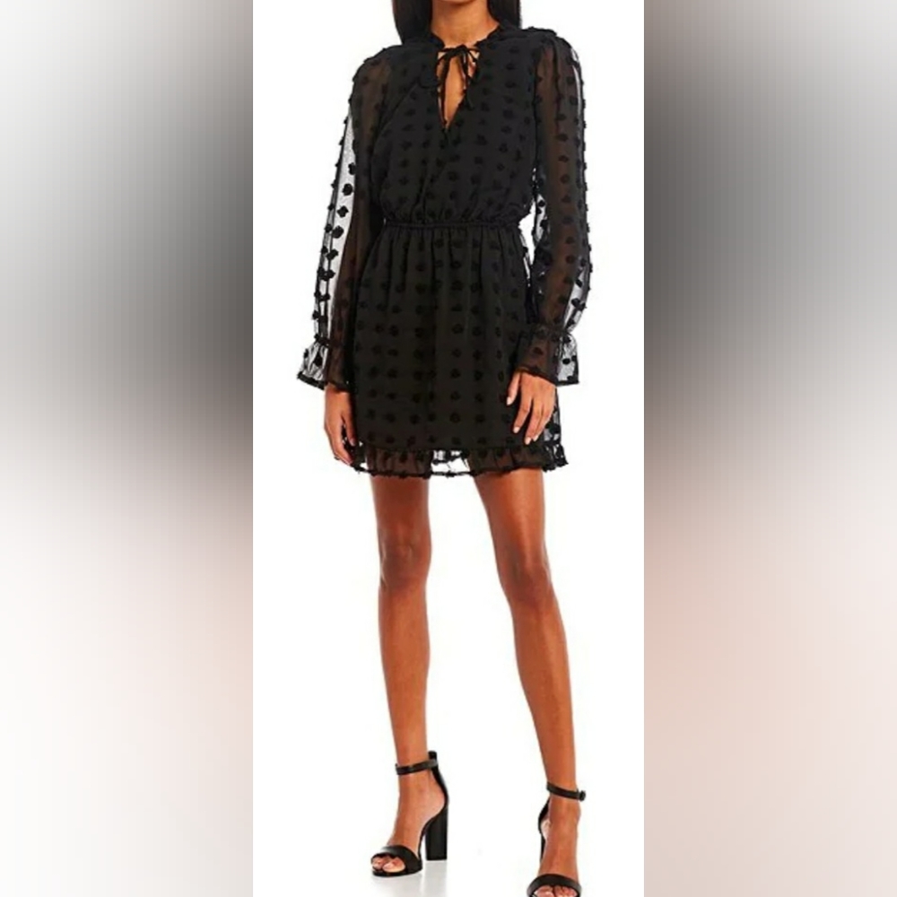 Black fit and flare juniors dress NWT.